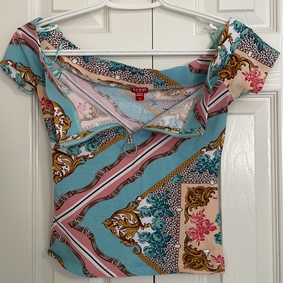 Guess baroque style off shoulder shirt with half zipper front - Picture 2 of 7